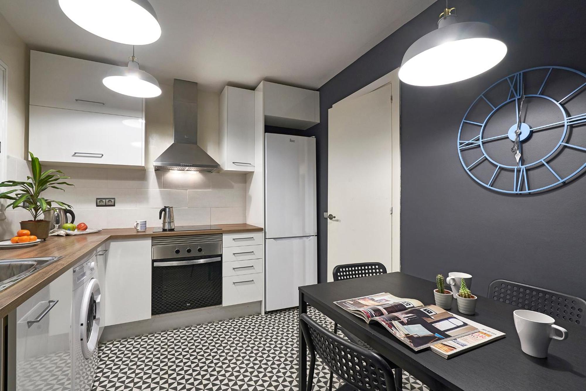 Apartament Spacious 3brapartment In Poblesec With Balcony Barcelona