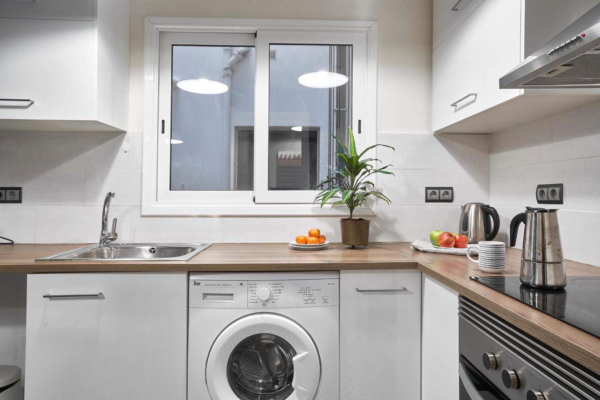 Spacious 3brapartment In Poblesec With Balcony * Barcelona