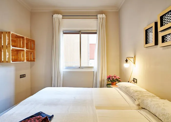 Spacious 3Brapartment In Poblesec With Balcony